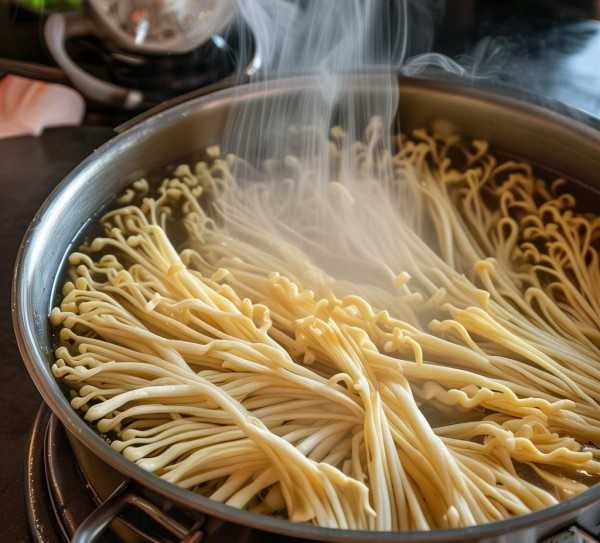 金针菇烹饪时间揭秘，煮多久才能熟？,金针菇煮多久才熟？揭秘烹饪金针菇的黄金时间,营养价值,美味佳肴,第1张